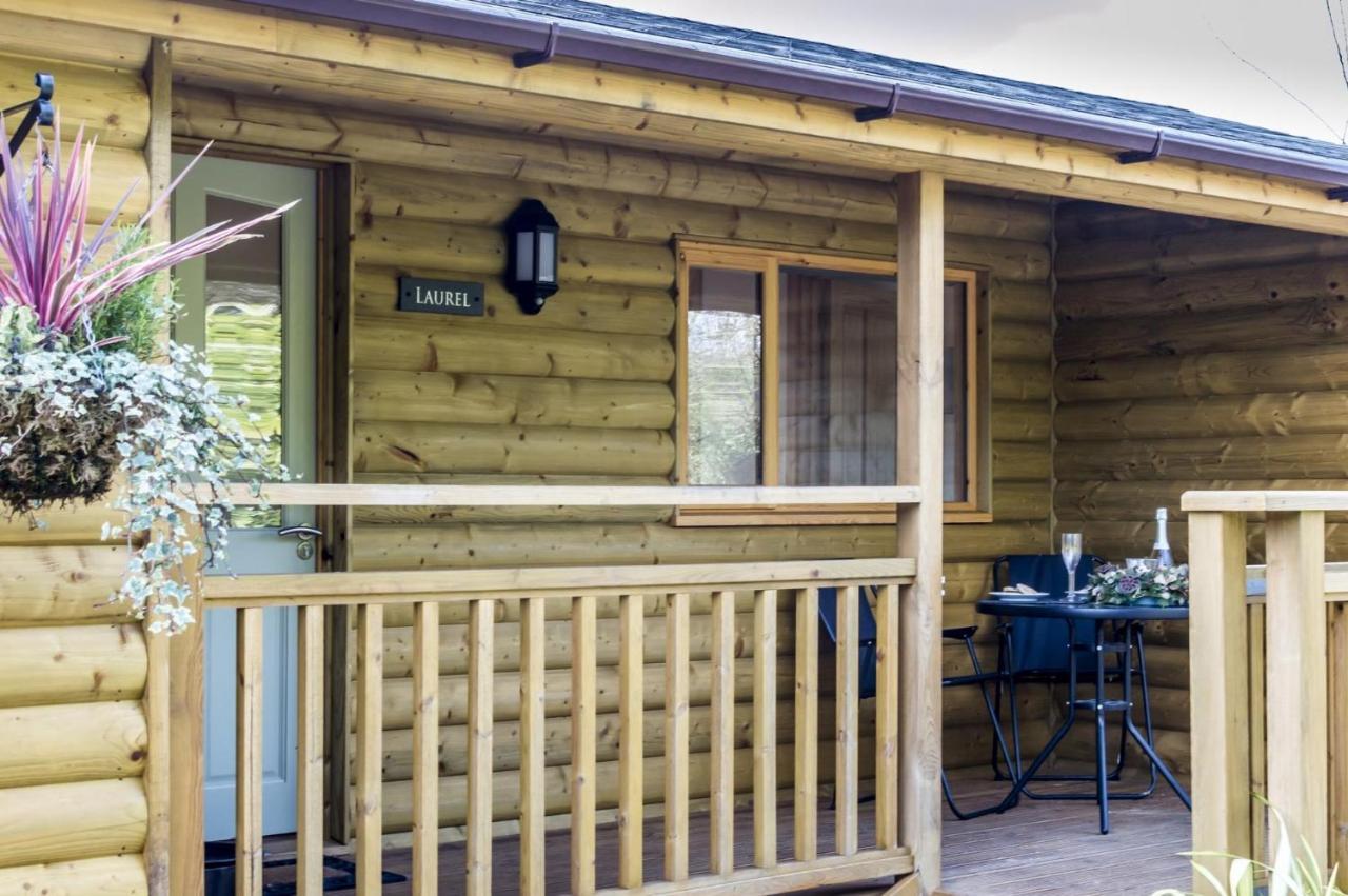 Fern Lodge - 2 Bedroom Log Cabin - Saint Florence - Tenby Exterior photo